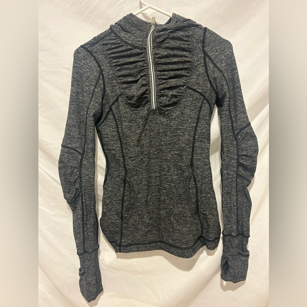 LULULEMON Women’s Sweatshirt/Hoodie